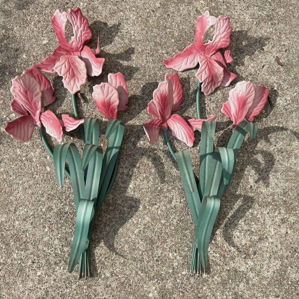 Metal Garden Art - Iris Flowers
